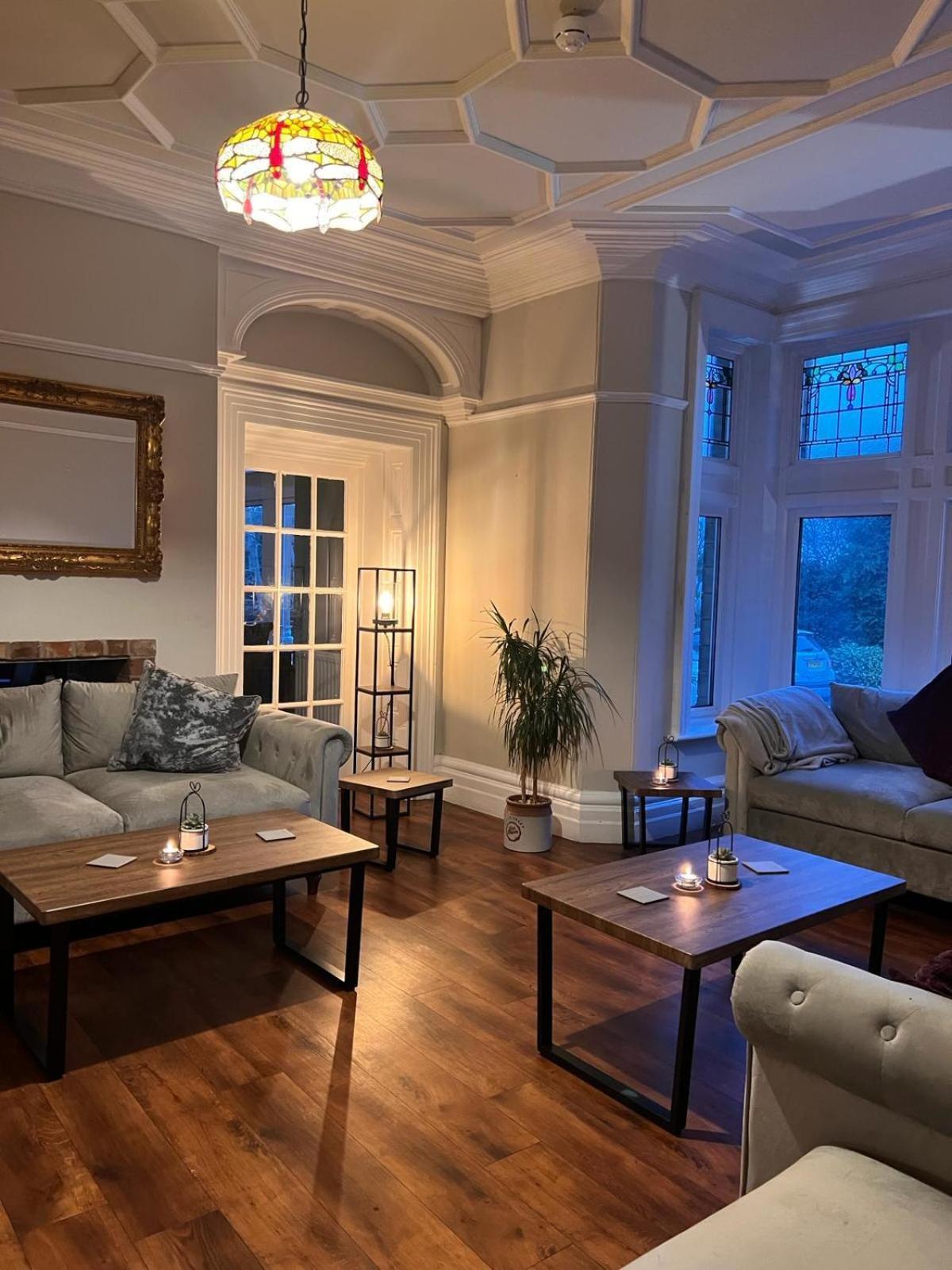 Heath Cottage Hotel Дьюсбери Экстерьер фото