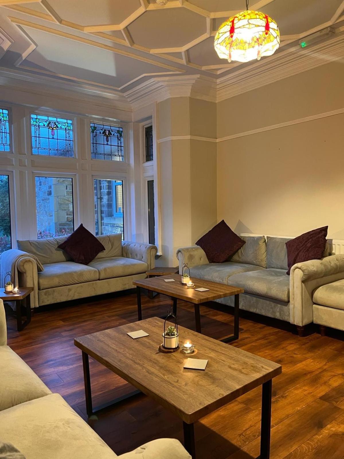Heath Cottage Hotel Дьюсбери Экстерьер фото