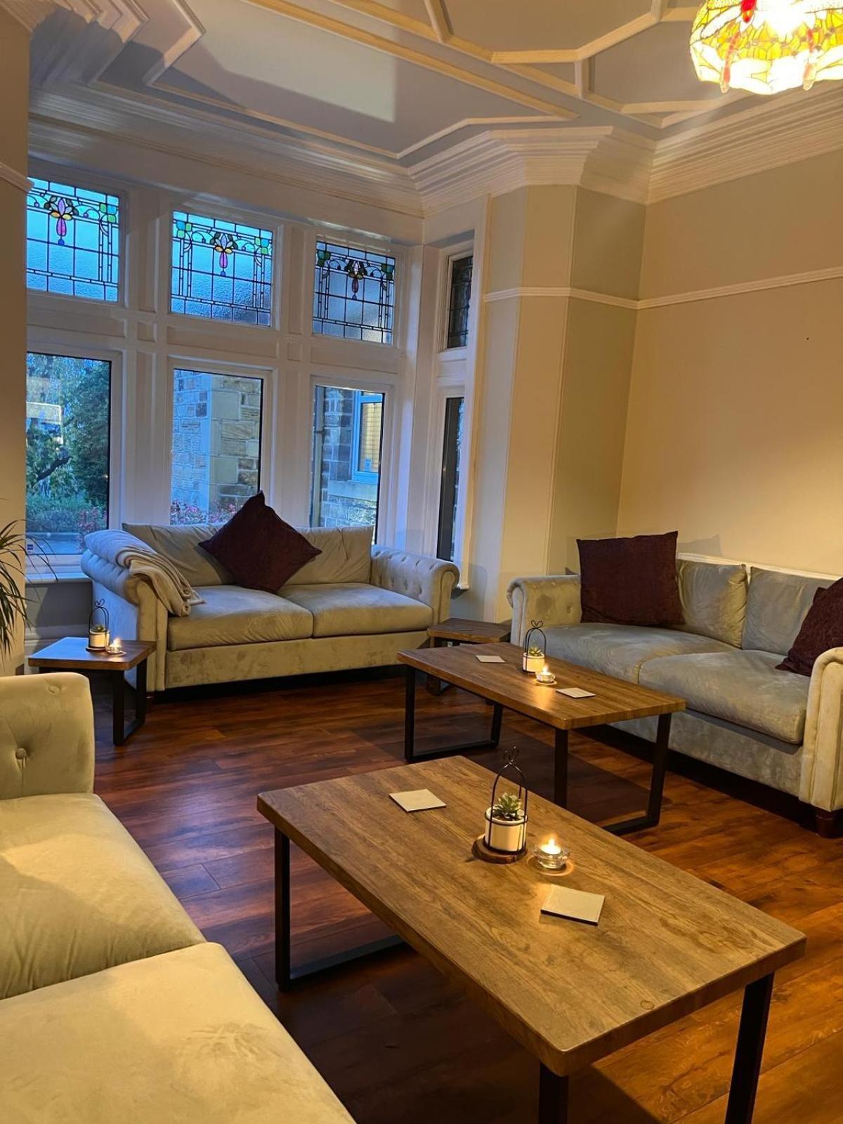 Heath Cottage Hotel Дьюсбери Экстерьер фото
