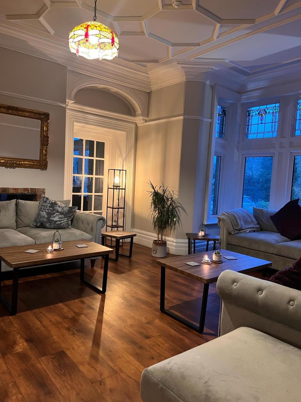 Heath Cottage Hotel Дьюсбери Экстерьер фото
