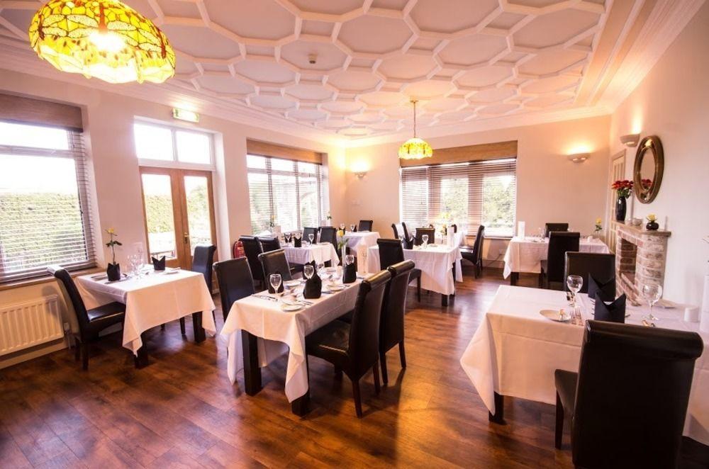 Heath Cottage Hotel Дьюсбери Экстерьер фото