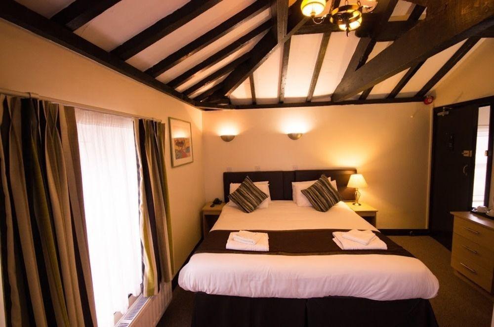 Heath Cottage Hotel Дьюсбери Экстерьер фото