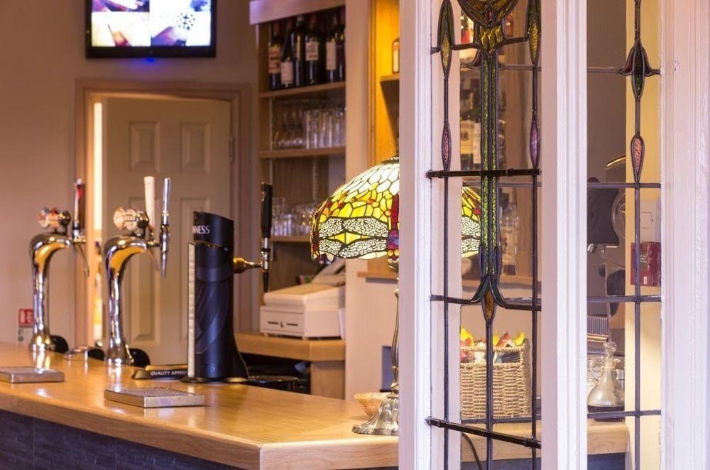 Heath Cottage Hotel Дьюсбери Экстерьер фото