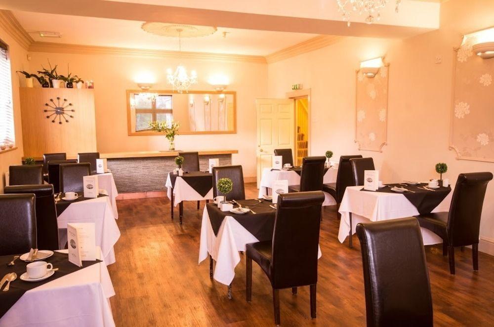 Heath Cottage Hotel Дьюсбери Экстерьер фото
