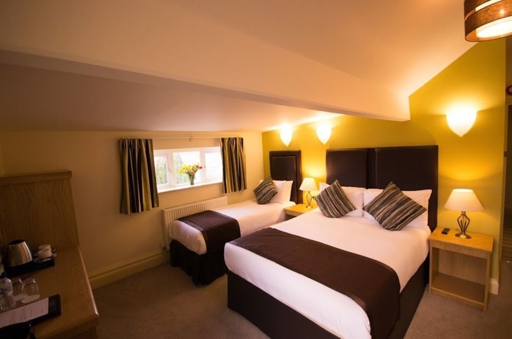 Heath Cottage Hotel Дьюсбери Экстерьер фото